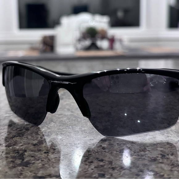 Black Sporty Sunglasses - Picture 2 of 8